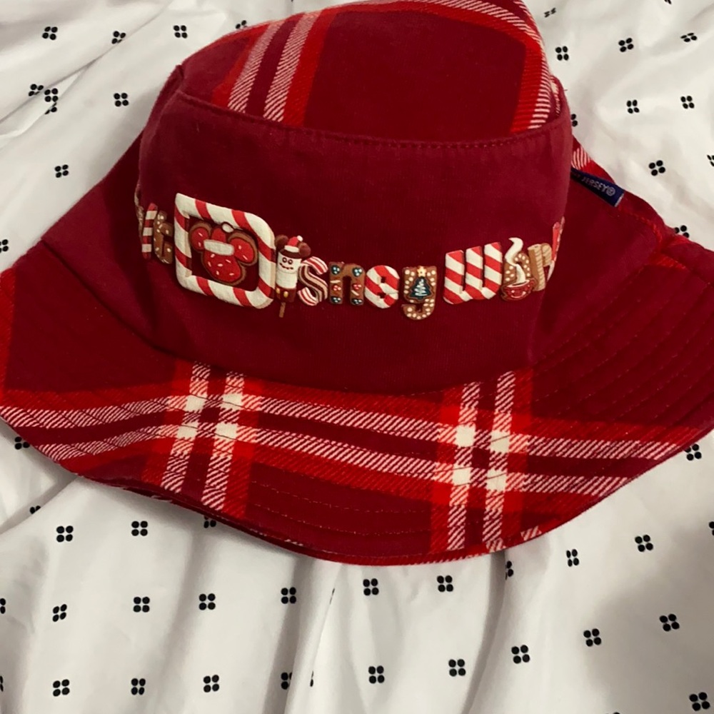 2021 walt disney world holiday bucket hat